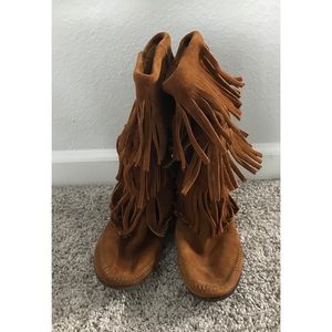 Minnetonka Moccasin Boots Size 9